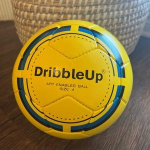 Dribble up smart soccer ball size 4 app enabled like new!